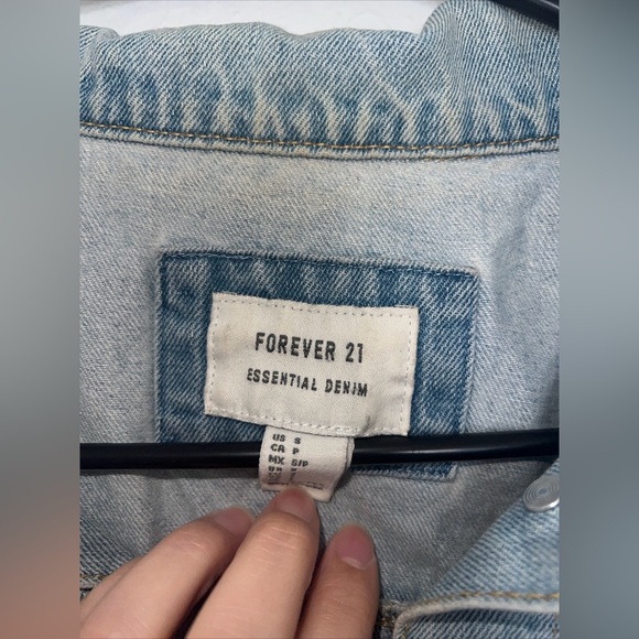 Forever 21 light denim jacket size small - Picture 2 of 12